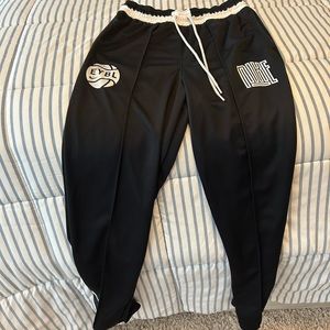 Nike EYBL nike pant size adult  small